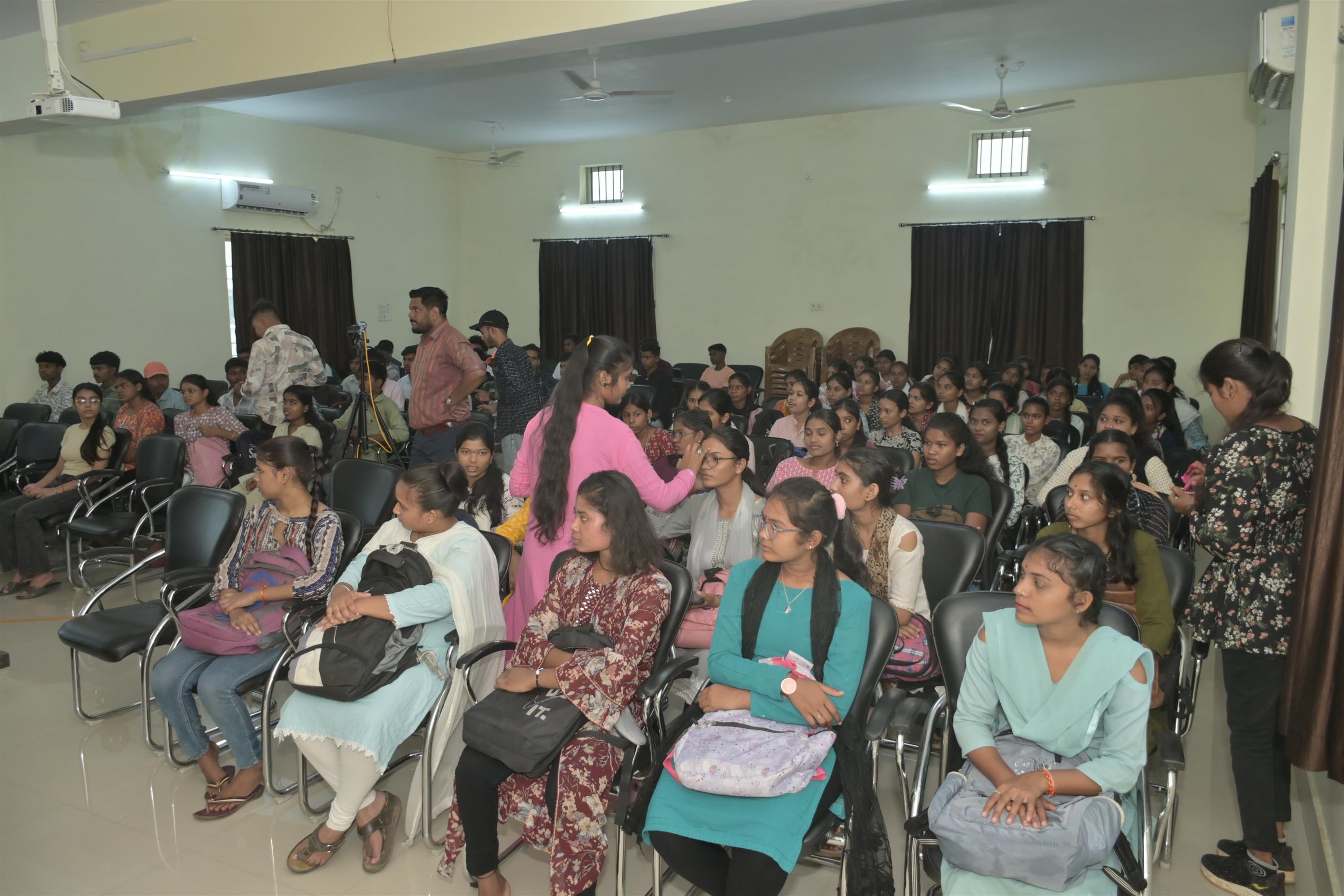 Govt. Shivnath Science College – Your Success. Our Tradition. | Science College Rajnandgaon-शासकीय शिवनाथ विज्ञान महाविद्यालय, राजनांदगांव में दीक्षारंभ समारोह का आयोजन