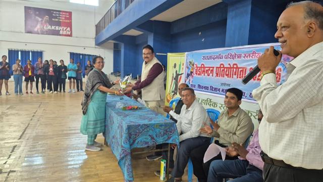 परिक्षेत्र स्तरीय बैडमिंटन प्रतियोगिता सफलतापूर्वक संपन्न