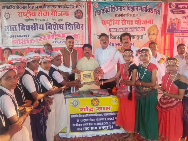 NSS विशेष शिविर का सफल समापन